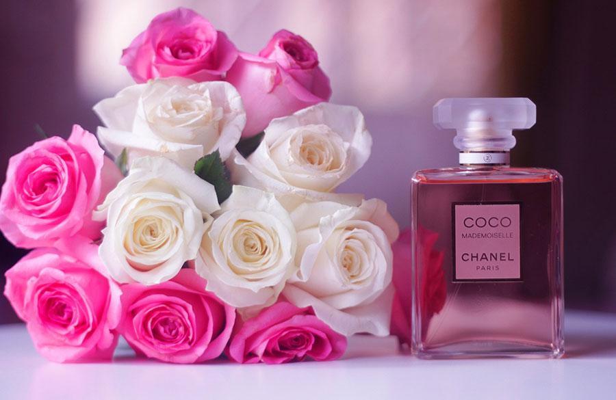 بایدها و نبایدهای استفاده از عطر زنانه بایدها و نبایدهای استفاده از عطر زنانه