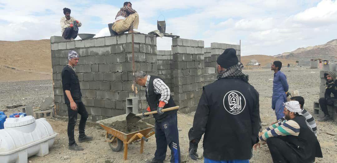 ساخت 15 روزه خانه برای سیل زده های سیستانی توسط قرارگاه جهادی امام رضا(ع)