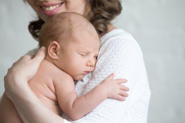 آغوش والدین معجونی برای آرامش نوزادن است
