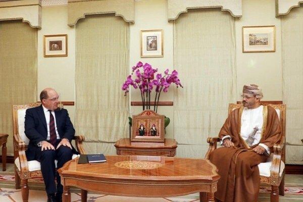 مذاکره وزیر دفاع انگلیس با وزیر خارجه عمان برای تقویت روابط