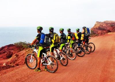 دوچرخه سواری؛ تفریح جذاب و مهیج در جزایر هرمز